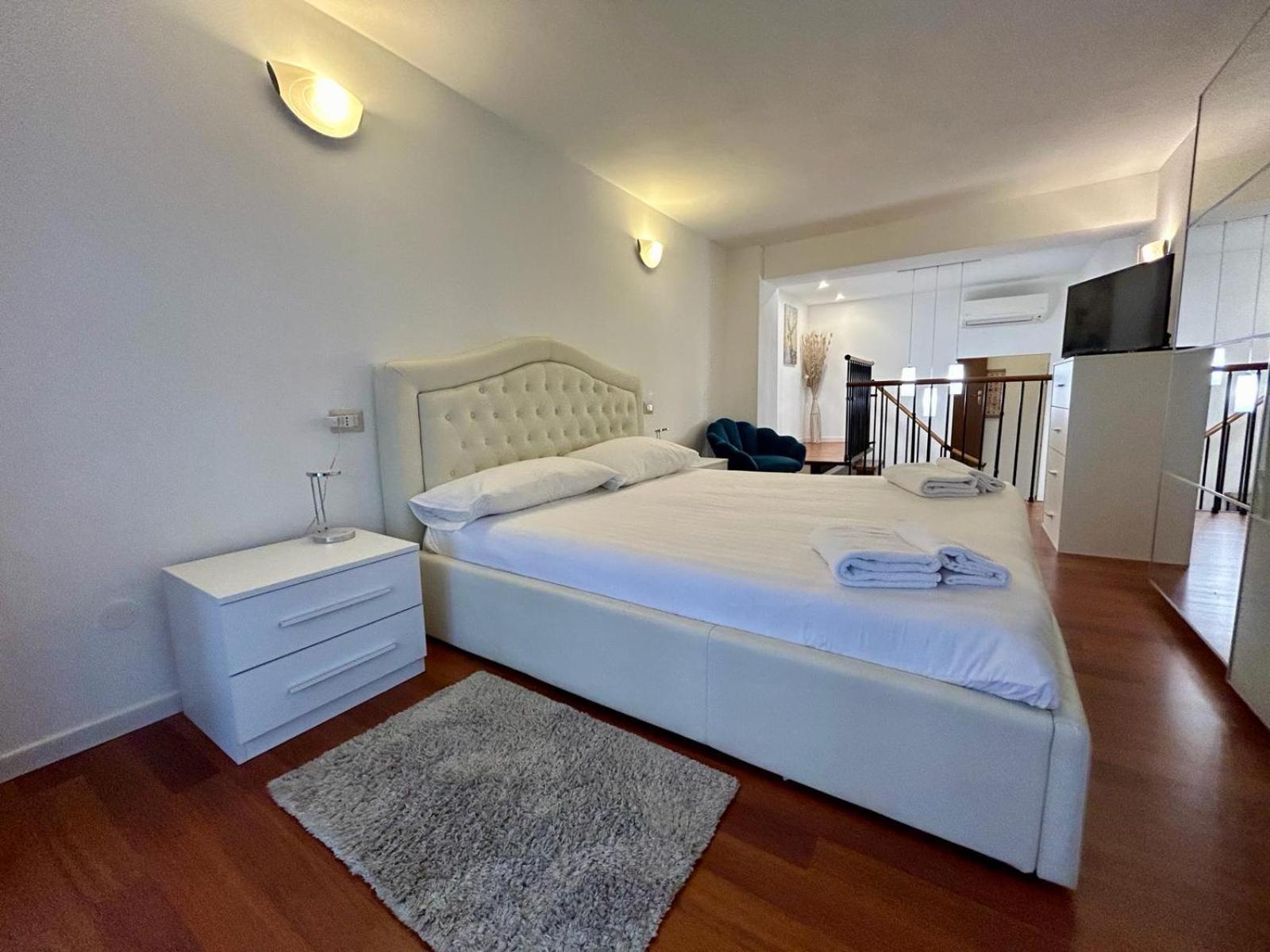 Kibilu - Via Tolmezzo - Ospedale San Raffaele - Stazione Di Lambrate Apartment Milan Bagian luar foto
